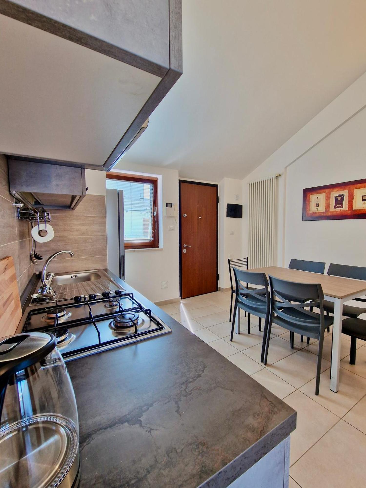 Casa Elena By Tramonti Apartments LʼAquila المظهر الخارجي الصورة